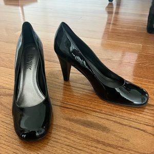 Frank Sarto - 8.5 patent leathers pumps